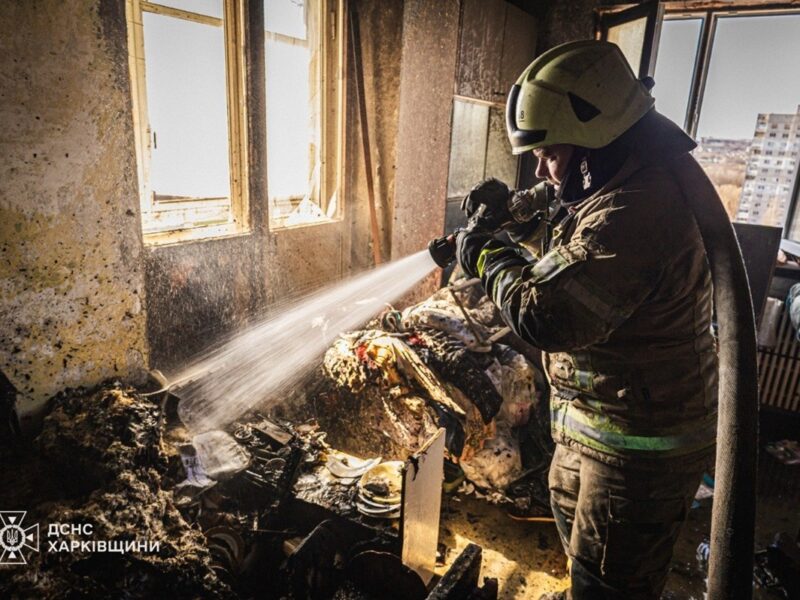 У Харкові загинула жінка, вистрибнувши під час пожежі з вікна 13 поверху