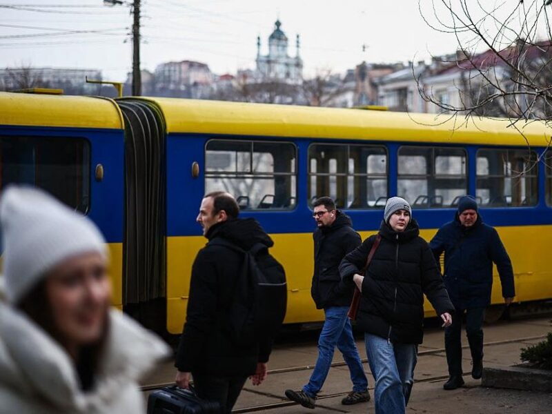 У Києві електротранспорт призупинив рух на окремих ділянках