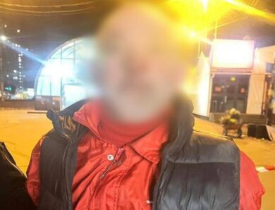 У Києві іноземець погрожував перехожим гранатою