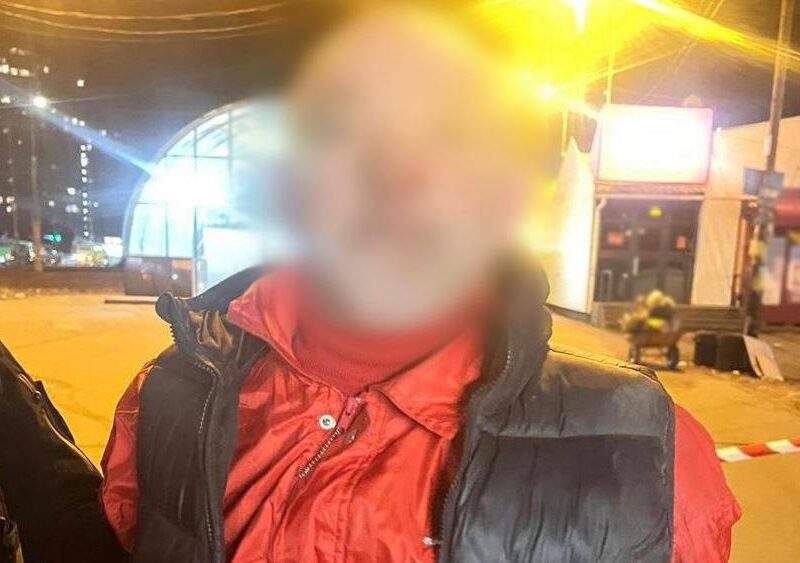 У Києві іноземець погрожував перехожим гранатою