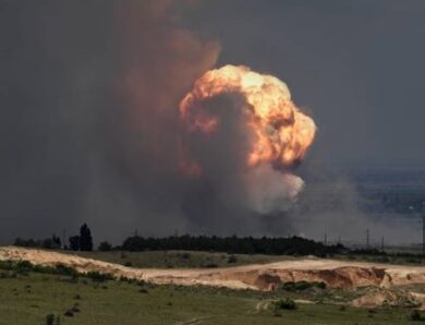 У Криму кілька годин чули вибухи, палає ТЕС – ЗМІ