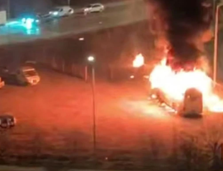 У Львові прогримів вибух: палає автобус