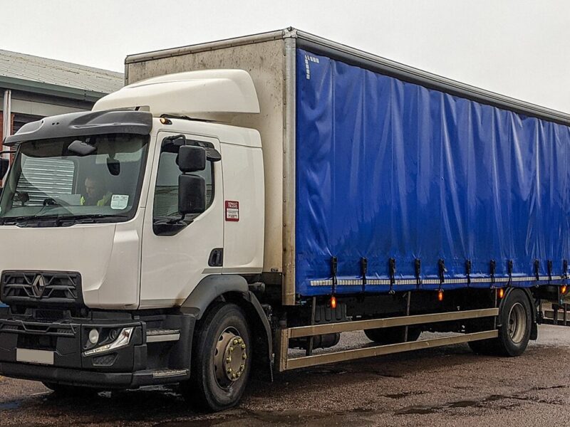 У лютому українці придбали 880 вантажівок: які марки найчастіше обирали