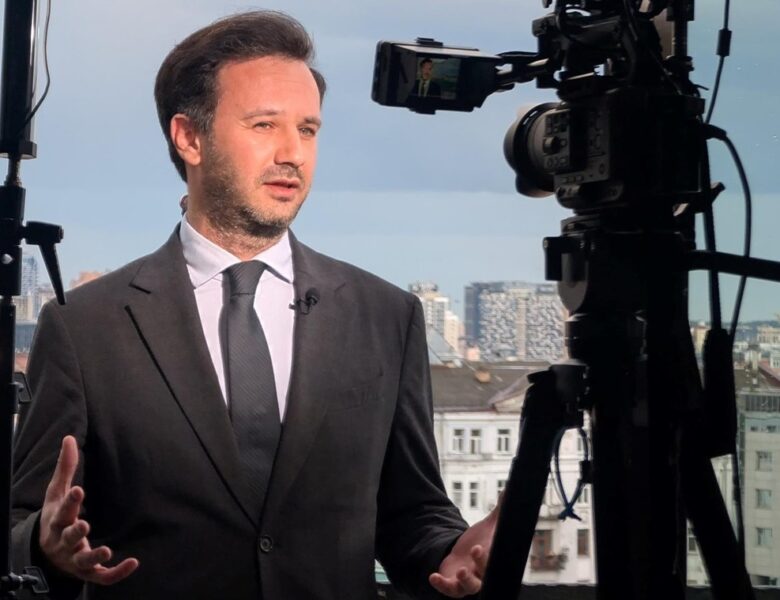 У МЗС розповіли про тристоронні переговори Україна-США-РФ