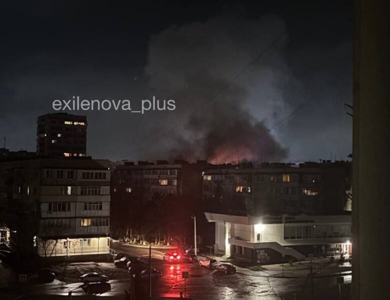 У Севастополі стався вибух у п’ятиповерхівці: палає три поверхи