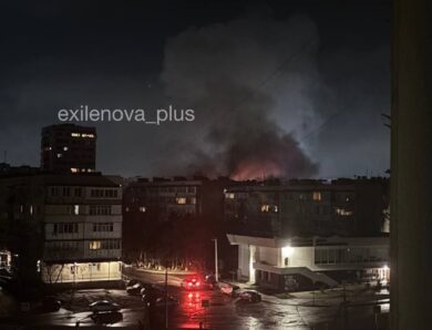 У Севастополі стався вибух у п’ятиповерхівці: палають три поверхи