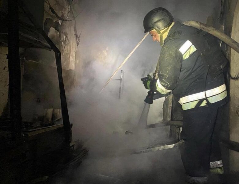 У Запоріжжі після удару росіян загорілась АЗС