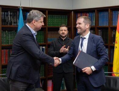 Україна та Іспанія підписали чотири оборонні угоди