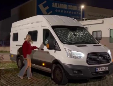 Українці перетворили Ford Transit на будинок на колесах