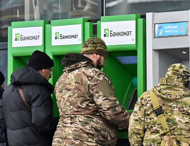 Українці торік одержали $8 млрд грошових переказів