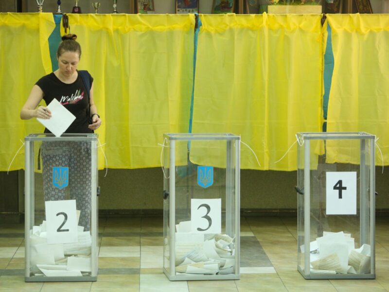 Українці відповіли, чи готові взяти участь у повоєнних виборах