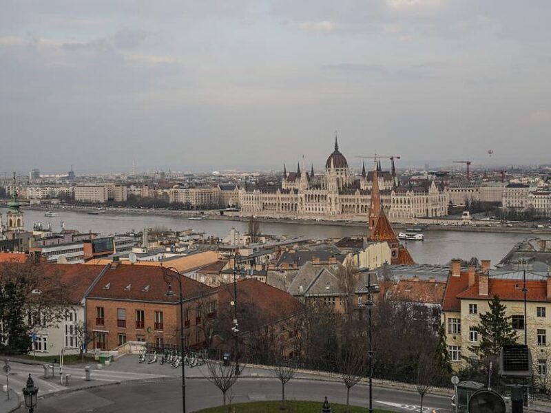 Українців закликали утриматися від поїздок до Угорщини