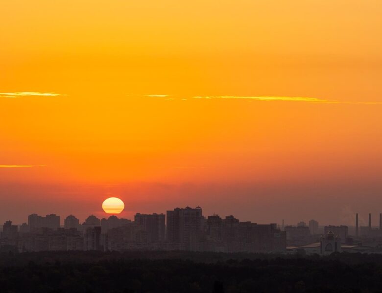 Укренерго визначилось з відключеннями в середу