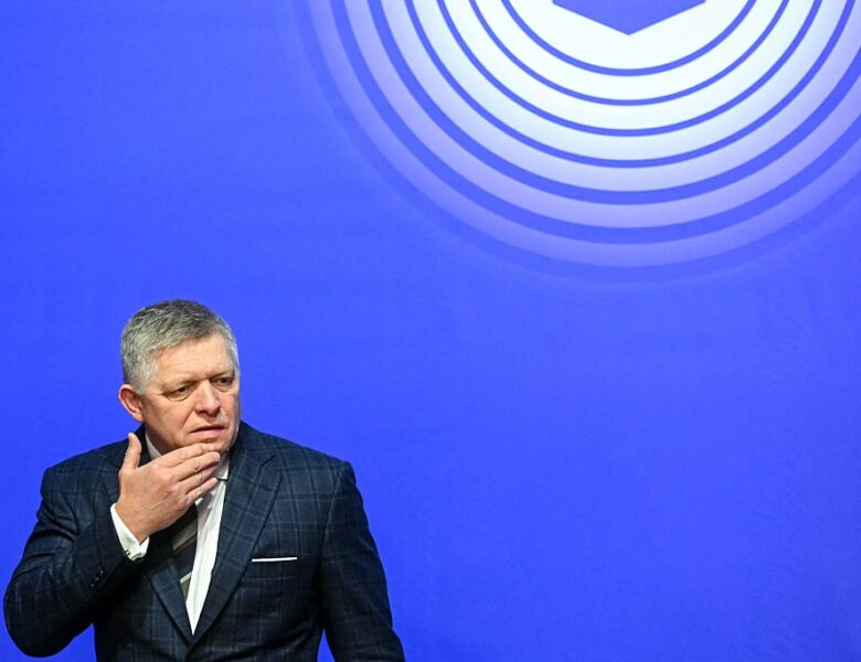 Уряд Словаччини погодив припинити аварійне постачання електрики Україні