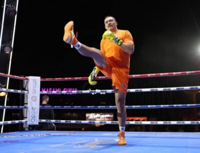 Усик розпочав підготовку до бою з Верховеном