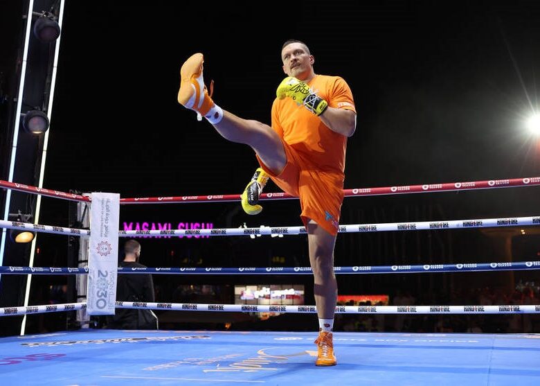 Усик розпочав підготовку до бою з Верховеном