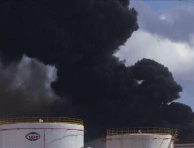 В аеропорту Кувейту дрони влучили в резервуар із пальним