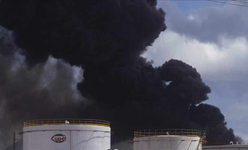 В аеропорту Кувейту дрони влучили в резервуар із пальним