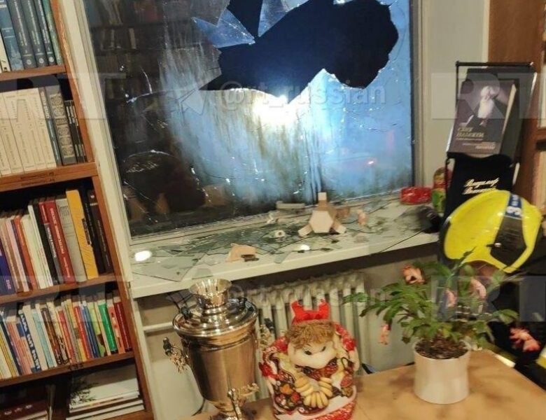 В Чехії коктейлями Молотова закидали Русский дом