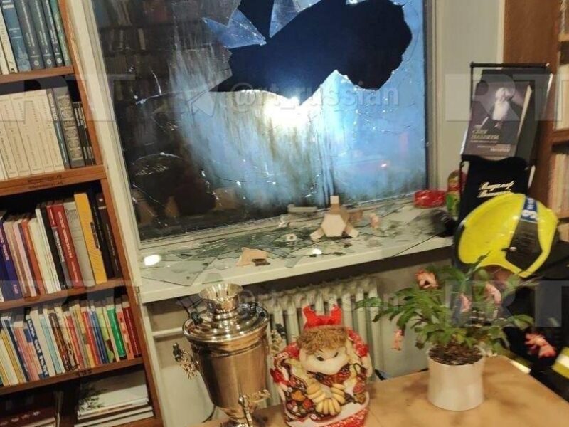 В Чехії коктейлями Молотова закидали Русский дом