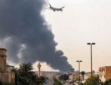 В ОАЕ заявили про атаку іранських дронів та ракет