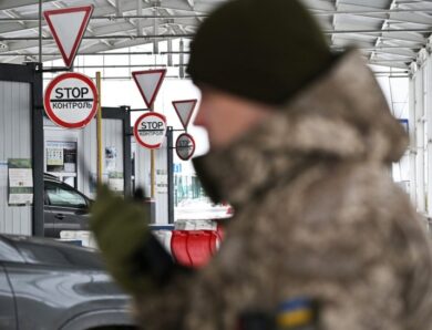 В Польщі на дорозі до ПП Краківець почали ремонт – ДПСУ