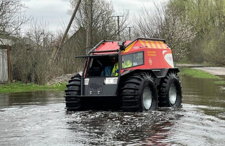 В Україні через дощі та відлигу почалися повені