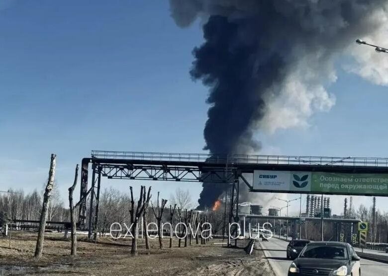 Вибухи в Татарстані: горить нафтохімічний гігант