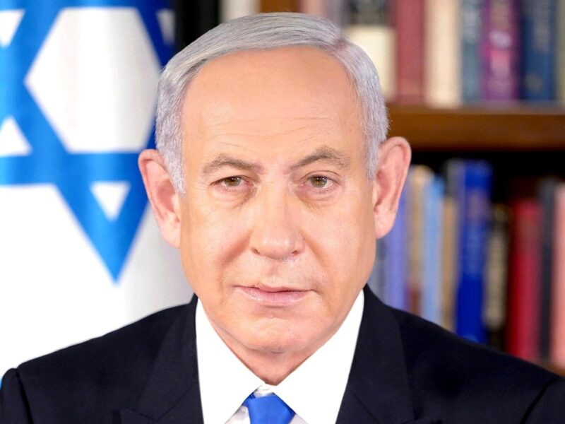 Відео Нетаньягу в кав’ярні стало мемом у соцмережах