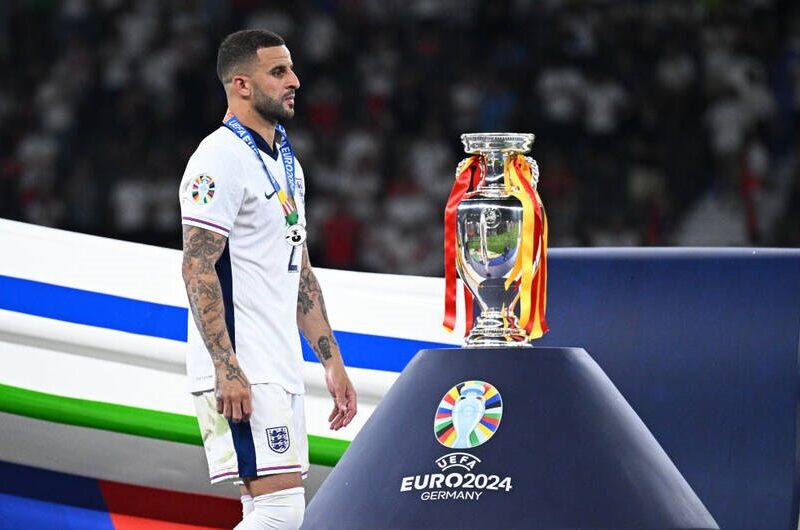 Відомий захисник завершив виступи за збірну Англії