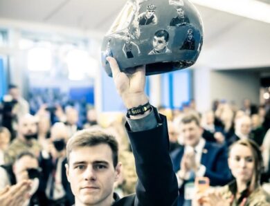 Владислав Гераскевич подарував вишиванку Бену Стіллеру