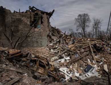 Внаслідок удару по Харкову постраждали троє людей