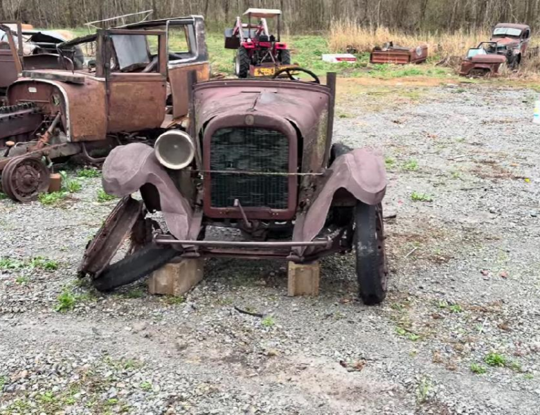 Взяв і поїхав: Dodge 1927 року ожив після понад 60 років простою на звалищі