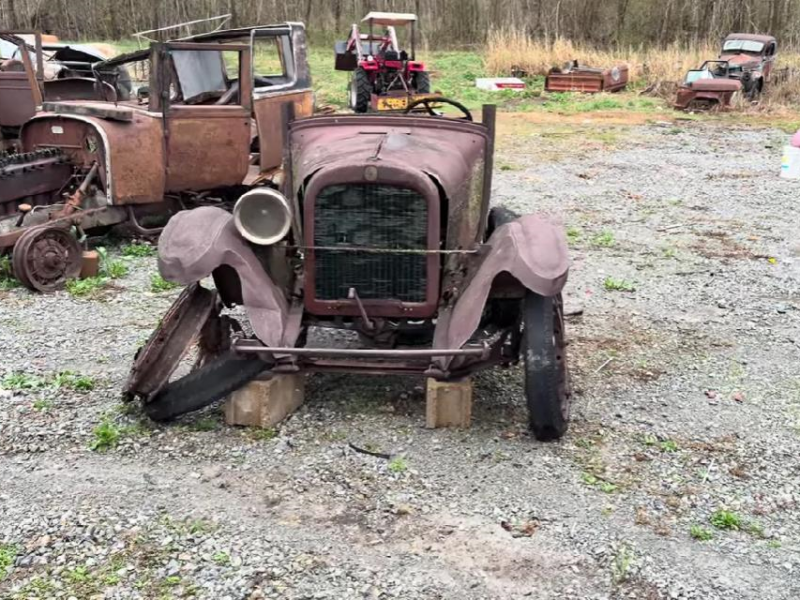 Взяв і поїхав: Dodge 1927 року ожив після понад 60 років простою на звалищі