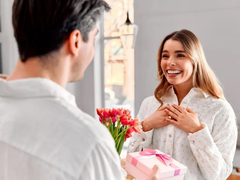 Як світ відзначає 8 березня від Парижа до Ханоя