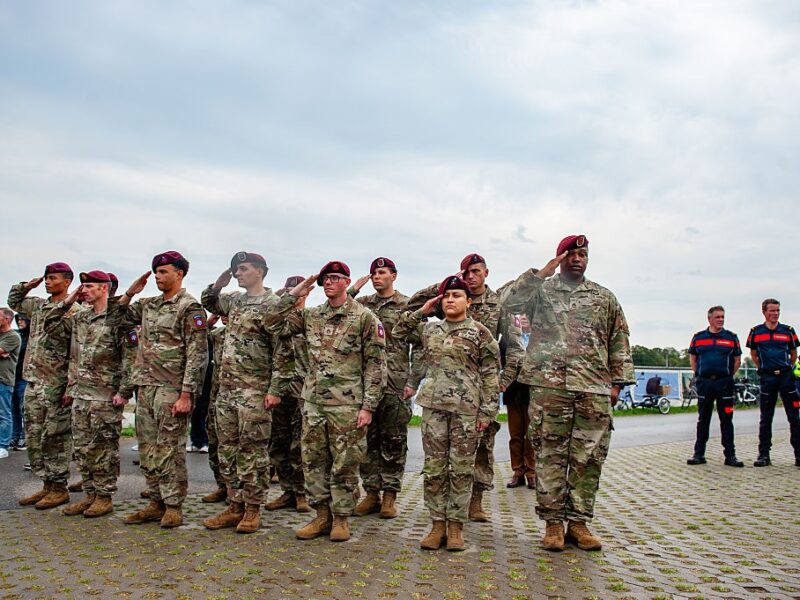 Який план? Трамп стягує війська на Близький Схід
