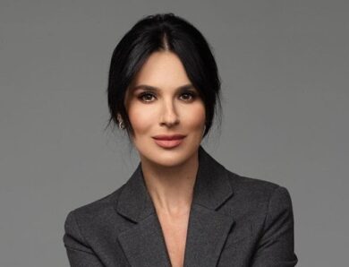 Єфросиніна показала фігуру у купальнику та розкрила секрет свого харчування