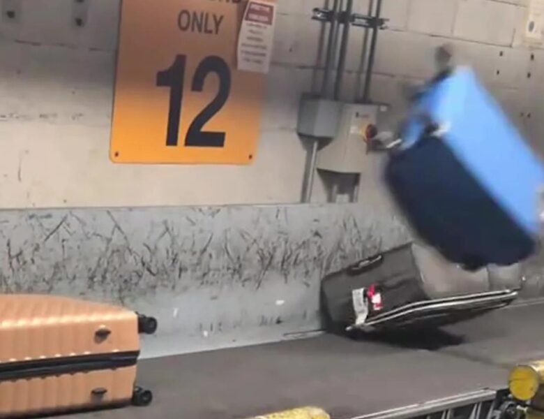 З’явилося відео, як в аеропорту знущаються із багажу