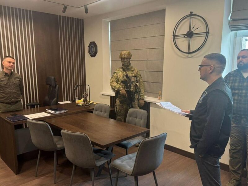 Затримано двох високопосадовців облуправлінь СБУ