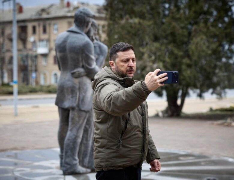 Зеленський прибув на Донбас і заявив про наступ РФ