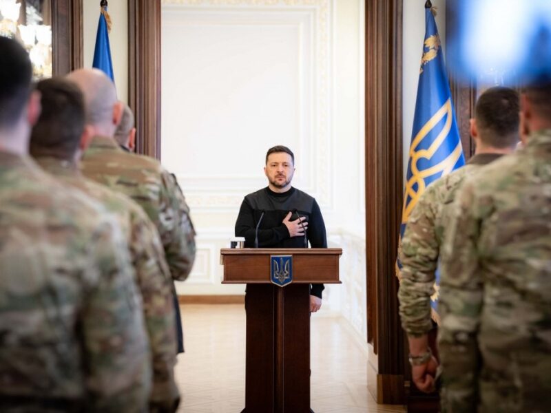 Зеленський відзначив нагородами воїнів СБУ