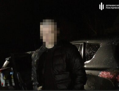 Зі зброєю “визволяв” мобілізованого друга: нацгвардійцю загрожує до 8 років