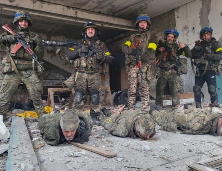 ЗСУ полонили росіян, які намагались встановити прапор РФ на Харківщині