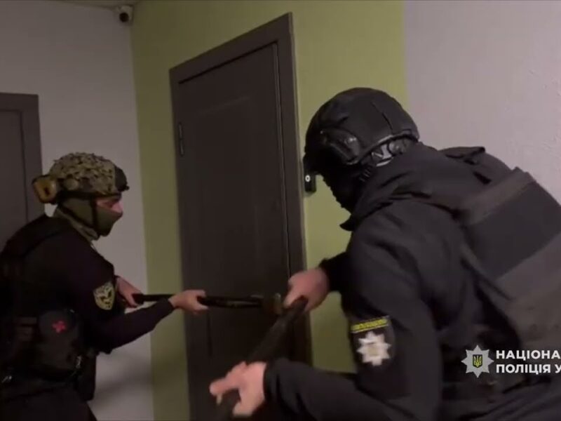 Поліцейські ліквідували у Дніпрі мережу кол-центрів, через які викрадали криптоактиви