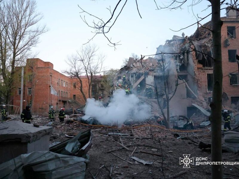 Ворог масовано атакував Дніпро