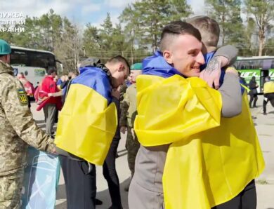 СБУ показала ексклюзивне відео з обміну полоненими 24 квітня