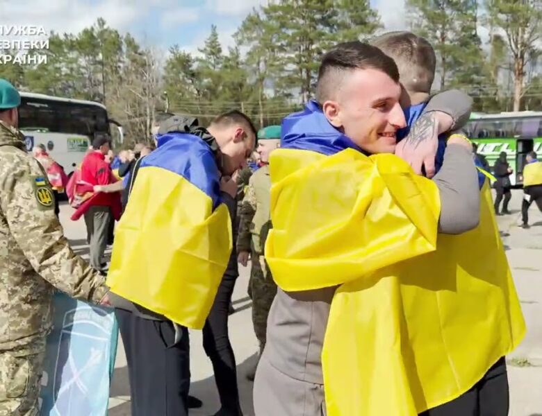 СБУ показала ексклюзивне відео з обміну полоненими 24 квітня