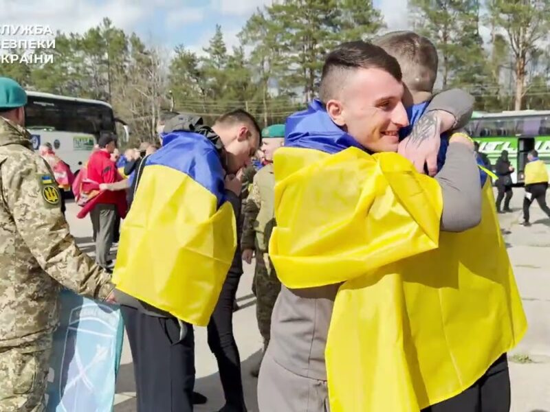 СБУ показала ексклюзивне відео з обміну полоненими 24 квітня