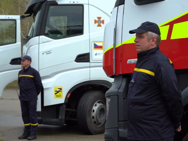 Підрозділи ДСНС отримали від Гуманітарного фонду Сергія Притули 7 генераторів та 2 вантажівки