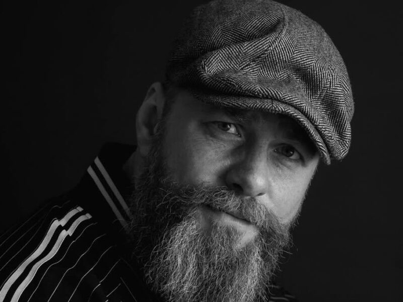 Актор-військовий підтвердив розлучення з дружиною після 11 років шлюбу